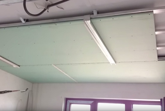 Видео урок выравнивания потолка гипсокартоном от разметки до подшивки ГКЛ